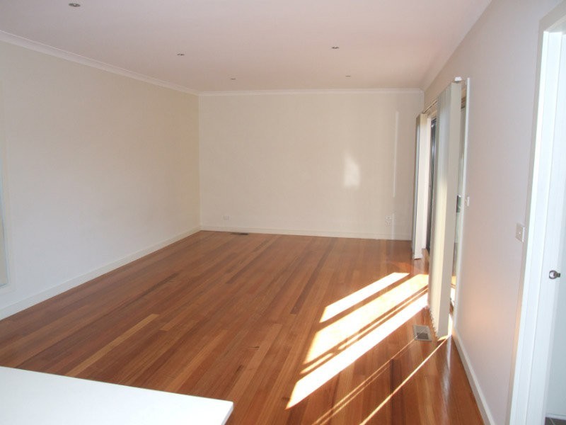 2/19 Hosken Street, Reservoir VIC 3073