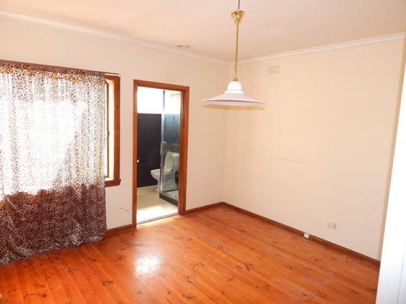 7 Epstein Street, Reservoir VIC 3073