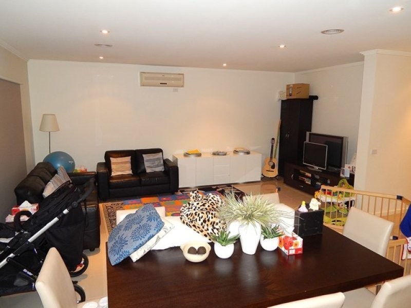 2/13 Clarke Street, Thomastown VIC 3074