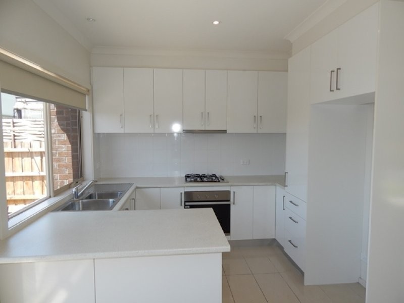2/101 Whitelaw Street, Reservoir VIC 3073