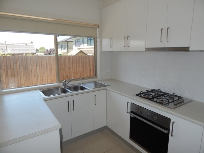 2/101 Whitelaw Street, Reservoir VIC 3073