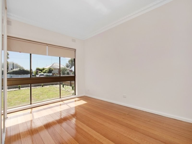 1/50 Darebin Boulevard, Reservoir VIC 3073