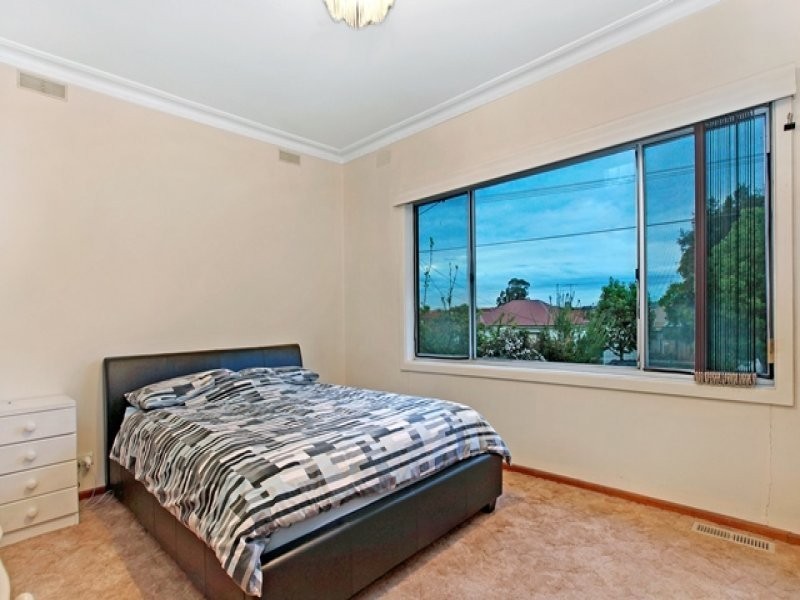 78 St Vigeons Road, Reservoir VIC 3073