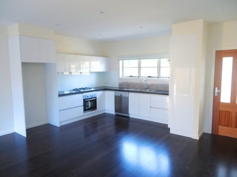 2/43 Orrong Avenue, Reservoir VIC 3073