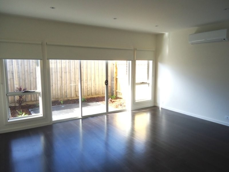 2/43 Orrong Avenue, Reservoir VIC 3073