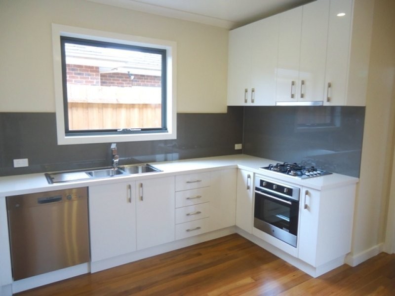 4/11 Jinghi Road, Reservoir VIC 3073