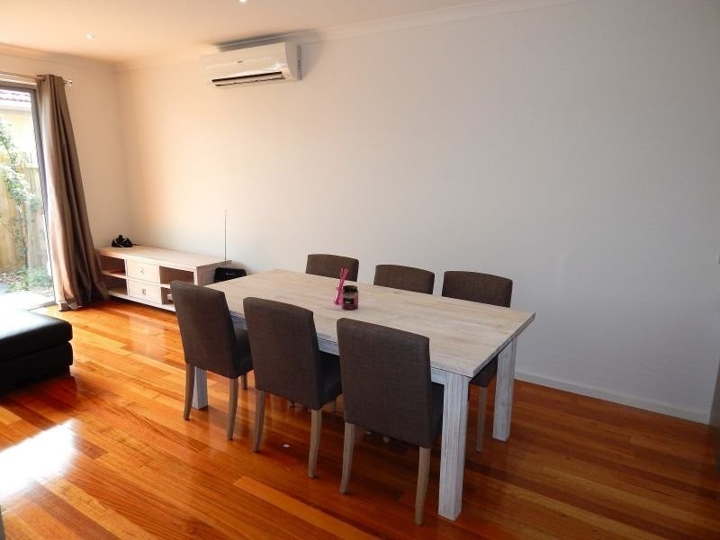 16 Mustang Lane, Thomastown VIC 3074