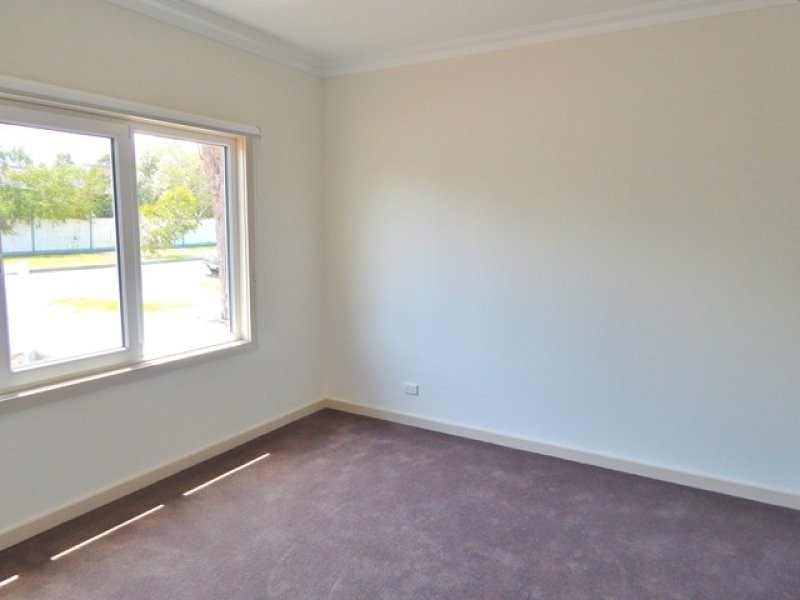 1/5 Cash Street, Kingsbury VIC 3083