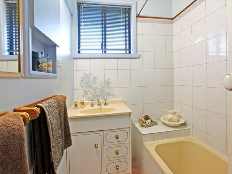 126 Boldrewood Parade, Reservoir VIC 3073