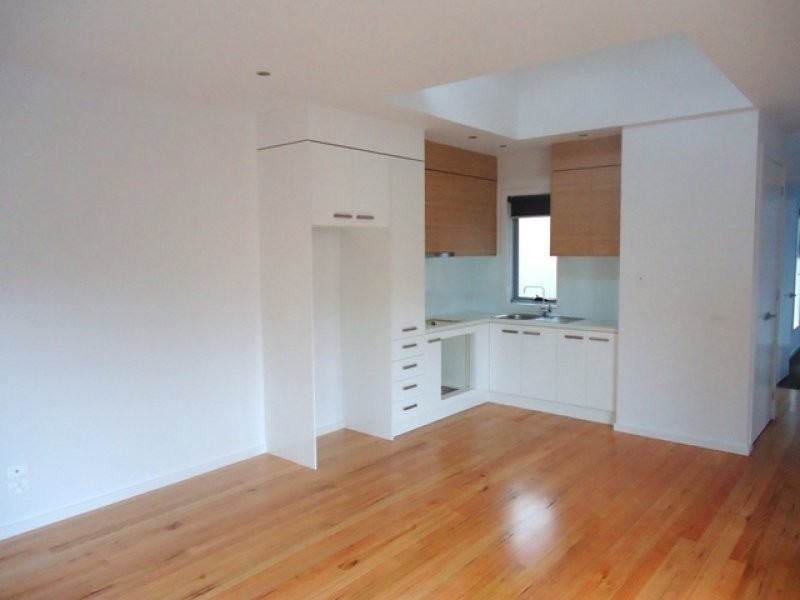 4/41 Kelsby Street, Reservoir VIC 3073