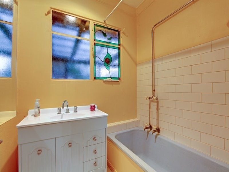 16 Nisbett Street, Reservoir VIC 3073