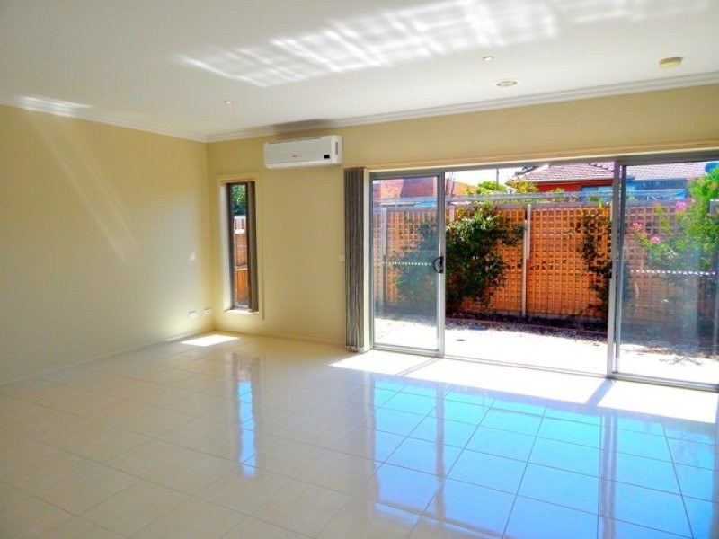 2/10 Tovey Street, Reservoir VIC 3073