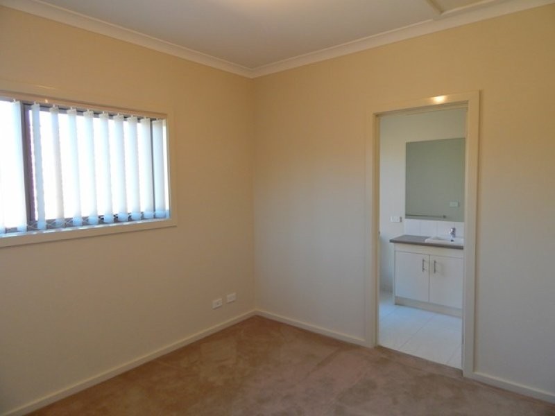 2/10 Tovey Street, Reservoir VIC 3073