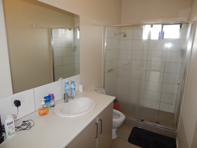 2/1 Mahoneys Road, Reservoir VIC 3073