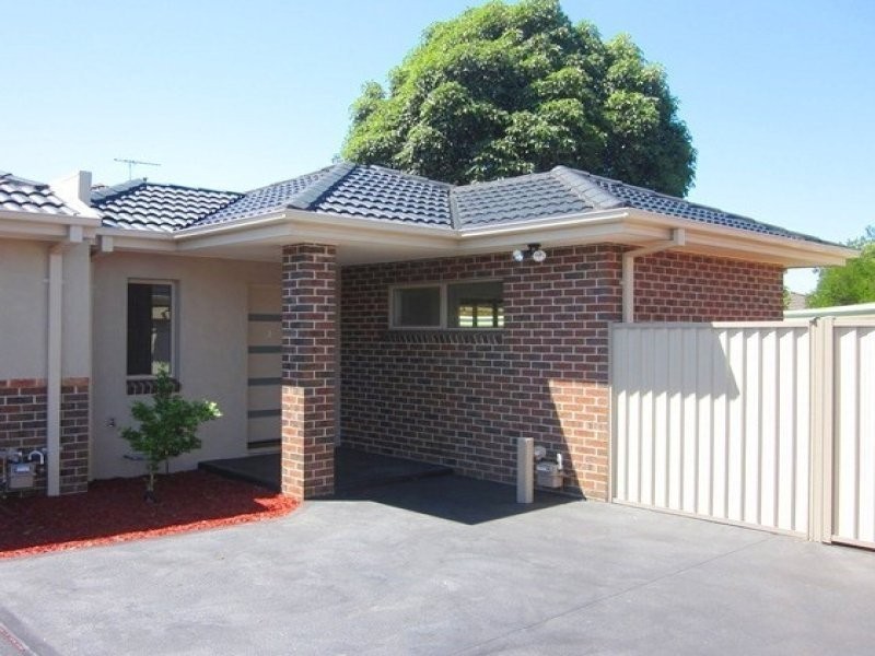 2/60 Locher Avenue, Reservoir VIC 3073