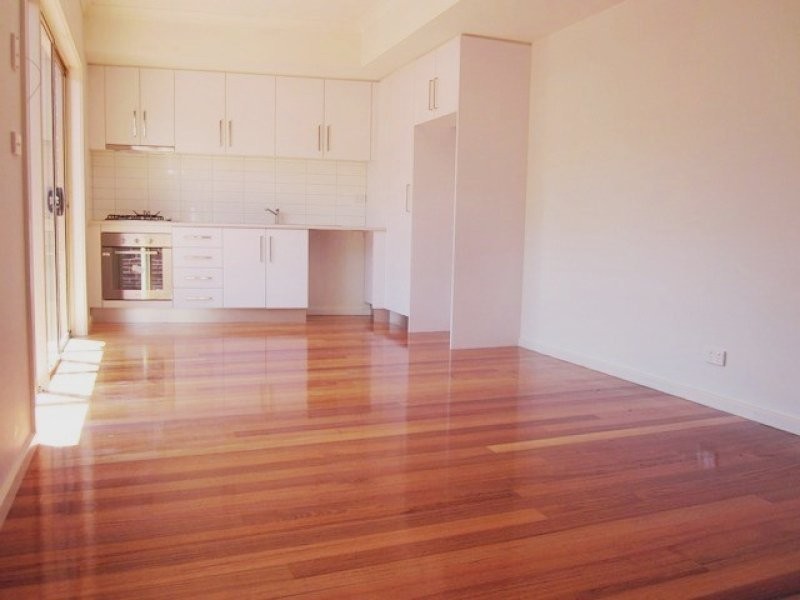 2/60 Locher Avenue, Reservoir VIC 3073