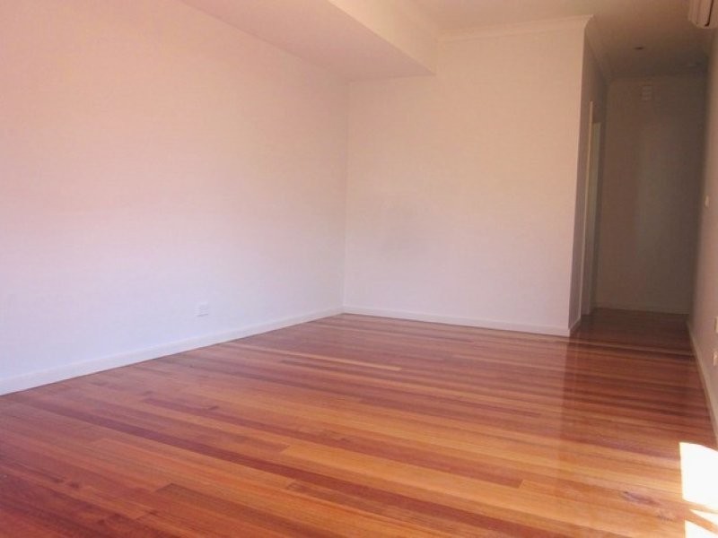 2/60 Locher Avenue, Reservoir VIC 3073