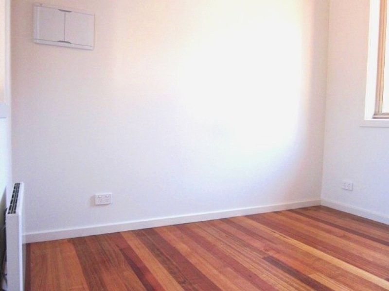 2/60 Locher Avenue, Reservoir VIC 3073