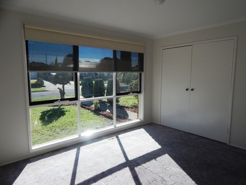 9 Tranquil Place, Thomastown VIC 3074