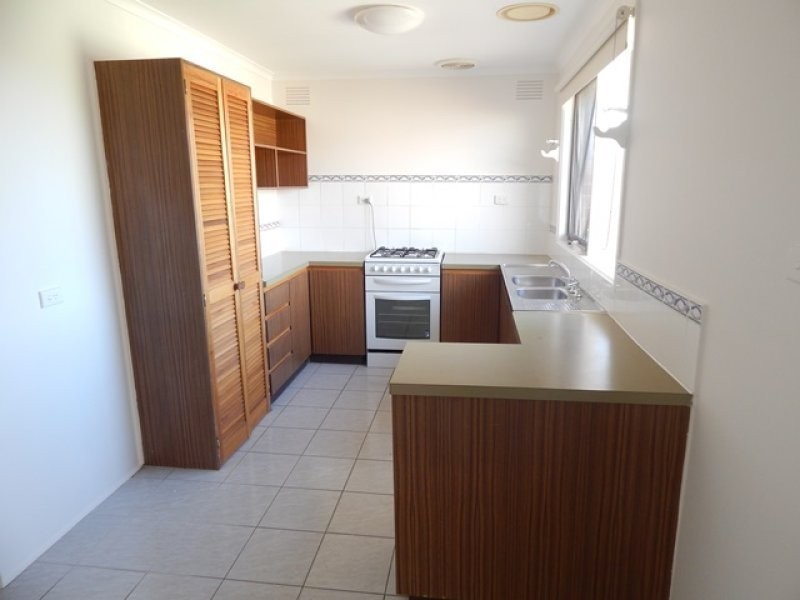 9 Tranquil Place, Thomastown VIC 3074