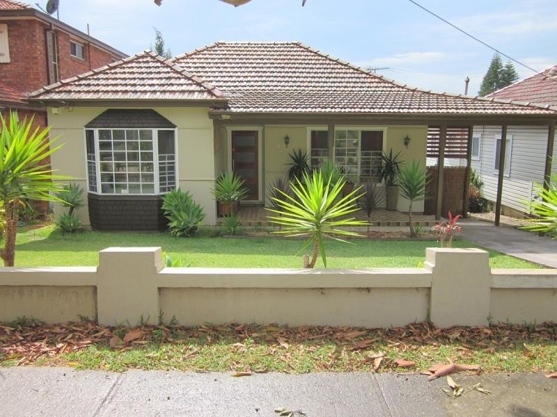 7 DOWNING AVENUE, Regents Park NSW 2143