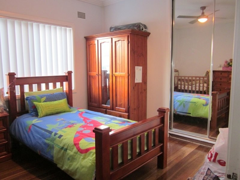 35 ST JOHNS ROAD, Auburn NSW 2144