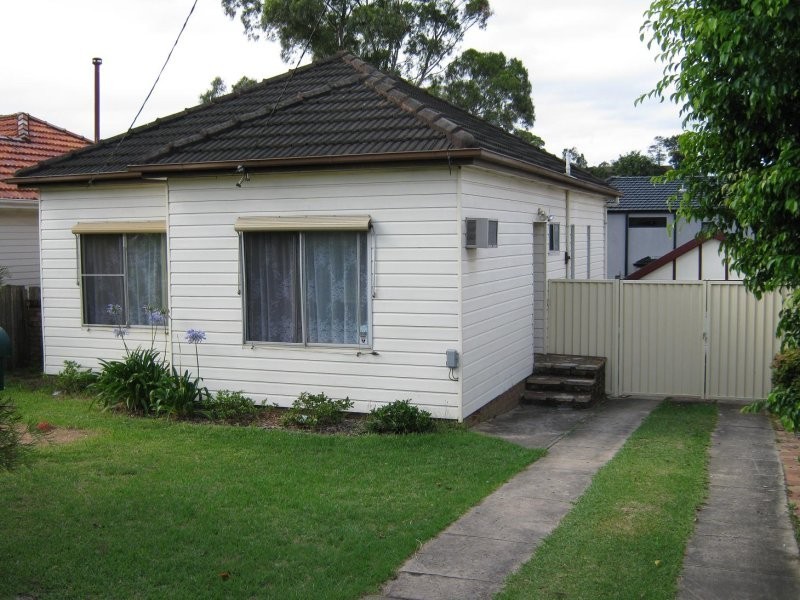 83 AMY STREET, Regents Park NSW 2143