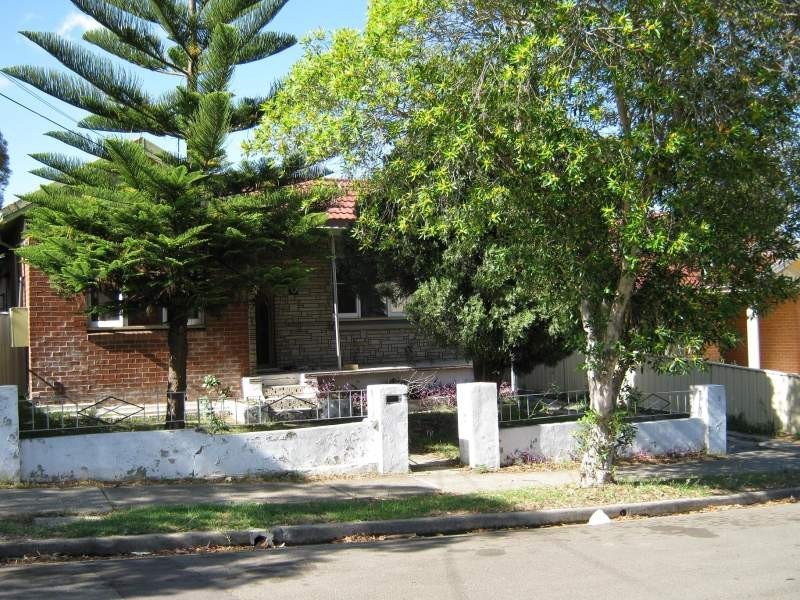 4 KENT STREET, Regents Park NSW 2143