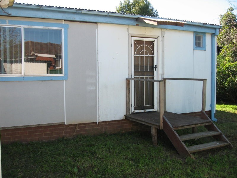 22 Station Road, Toongabbie NSW 2146