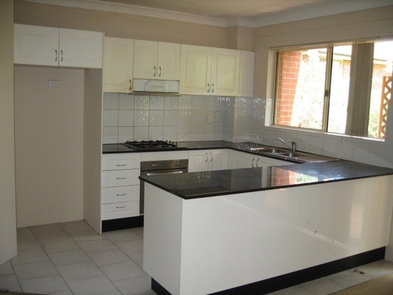 8/27 Good Street, Westmead NSW 2145