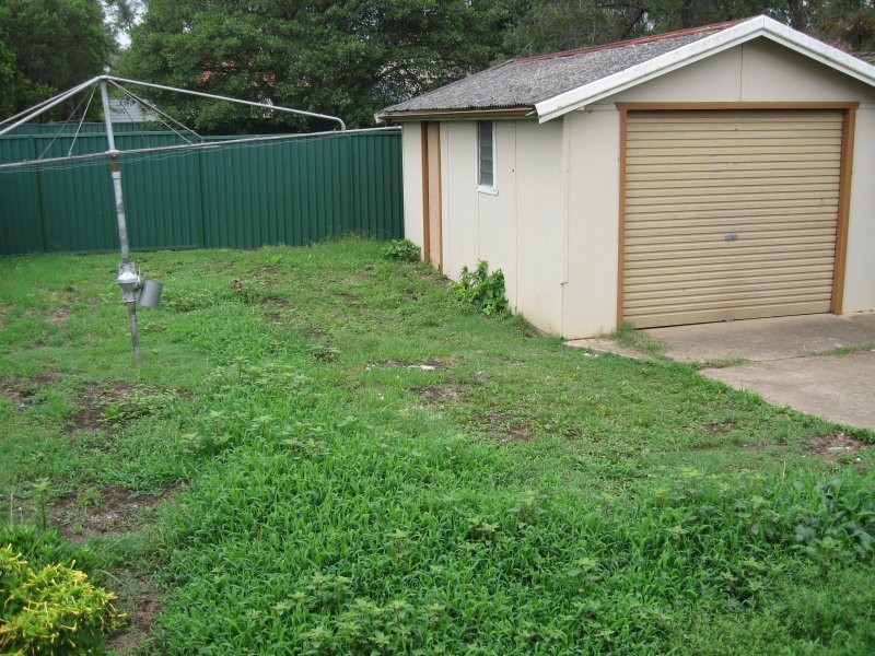 16 Drew Street, Westmead NSW 2145