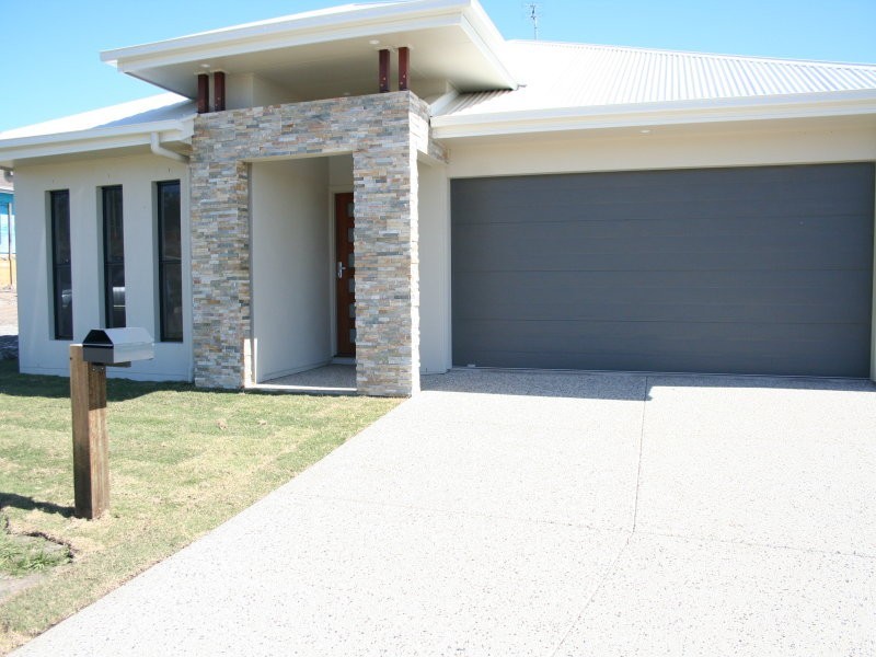 310 Robur Drive ‘Brightwater’, Mountain Creek QLD 4557