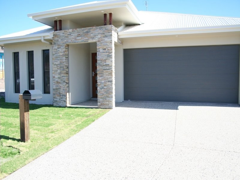 6 Robur Crescent, Mountain Creek QLD 4557