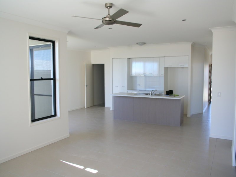 6 Robur Crescent, Mountain Creek QLD 4557
