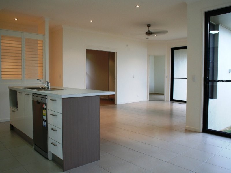 6 Robur Crescent, Mountain Creek QLD 4557