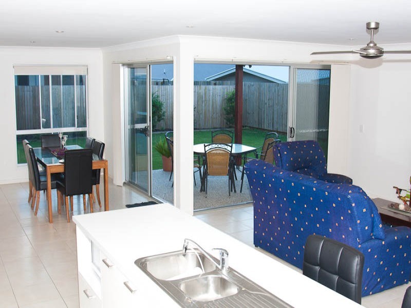 4 Robur Crescent, Mountain Creek QLD 4557