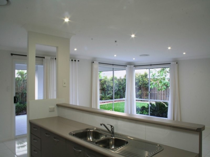 7 Creekside Drive, Sippy Downs QLD 4556