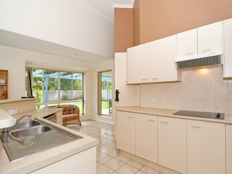 4 Oxford Close, Sippy Downs QLD 4556