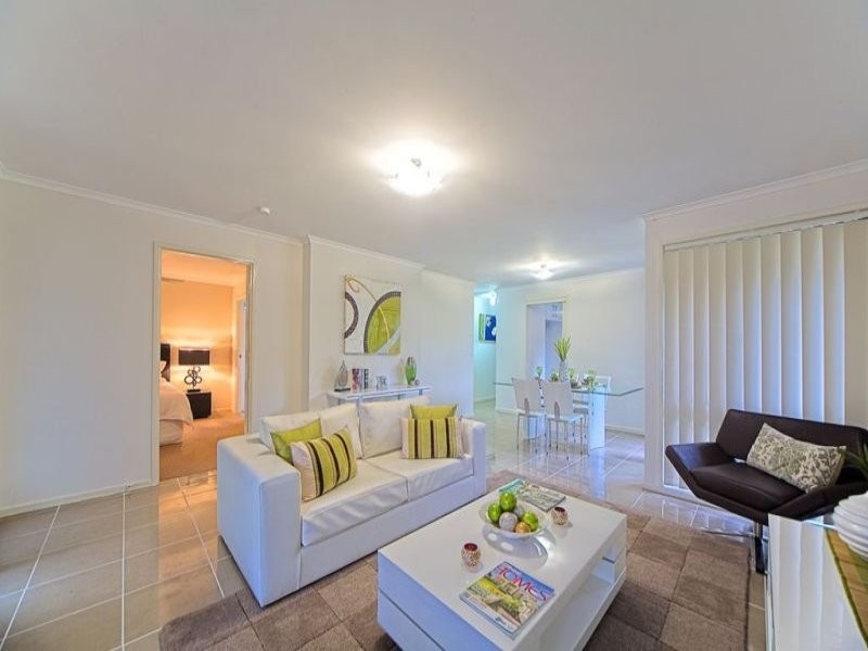 6 Mallard Place, Bokarina QLD 4575