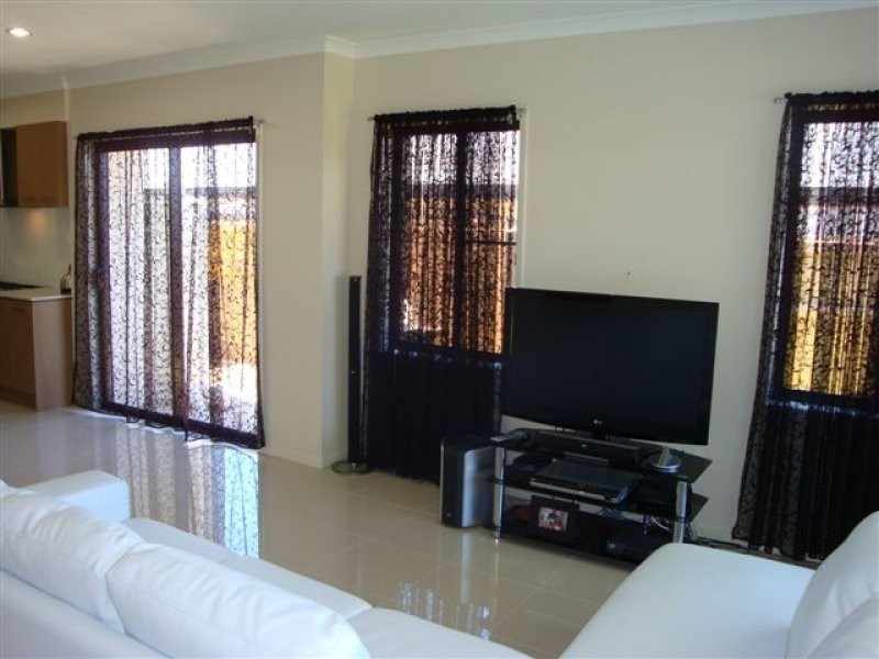 16 Flindersia Place, Mountain Creek QLD 4557