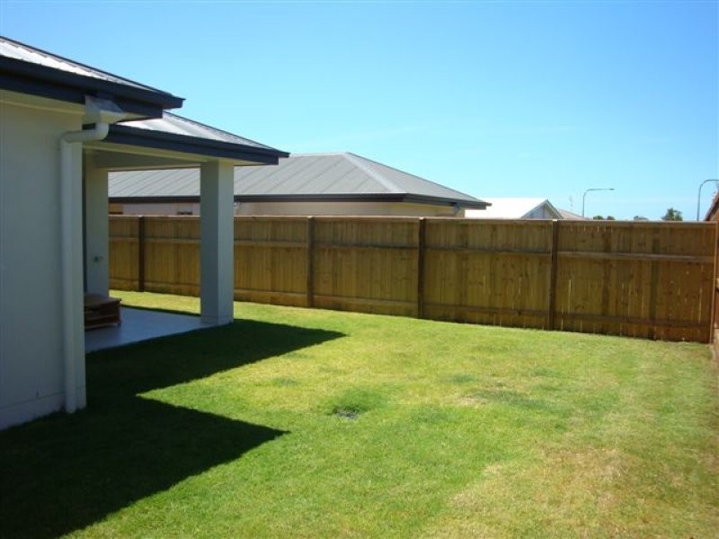 16 Flindersia Place, Mountain Creek QLD 4557