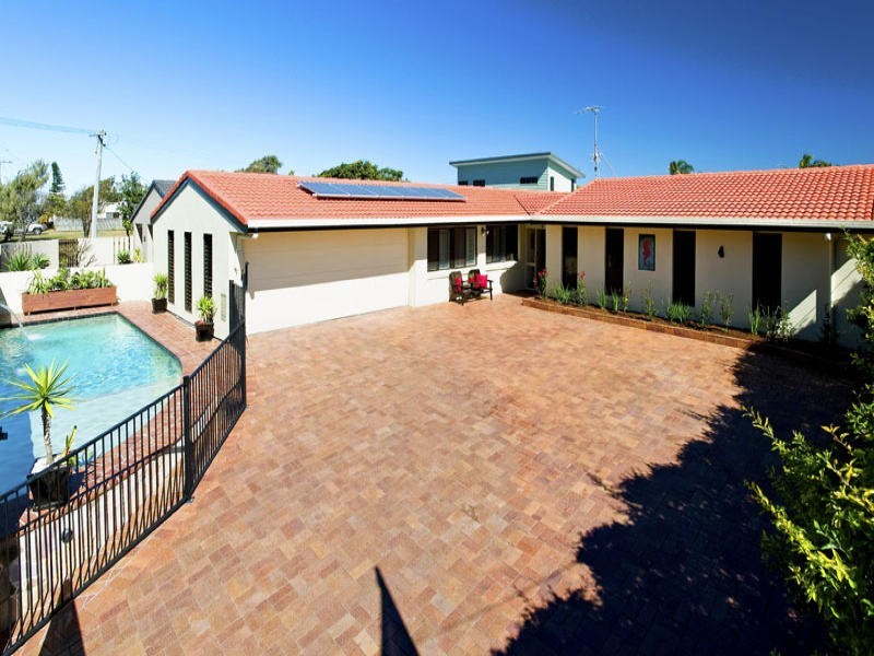 4 Oceanic Drive, Warana QLD 4575