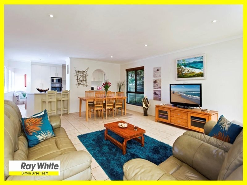 4 Oceanic Drive, Warana QLD 4575