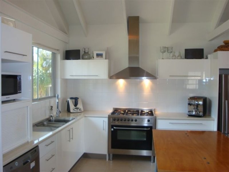 14 Lapoinya Crescent, Warana QLD 4575