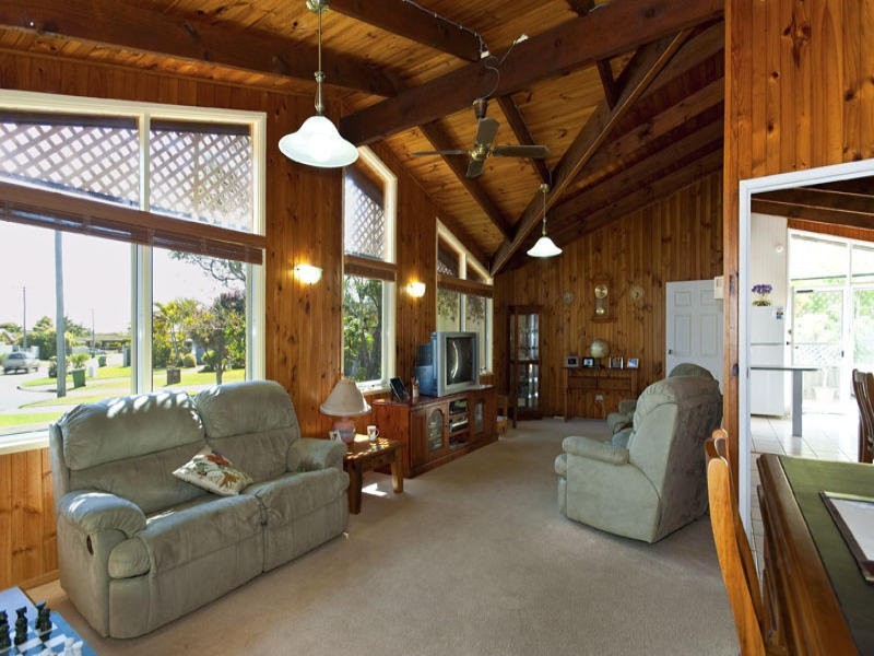 7 Arilpa Street, Warana QLD 4575