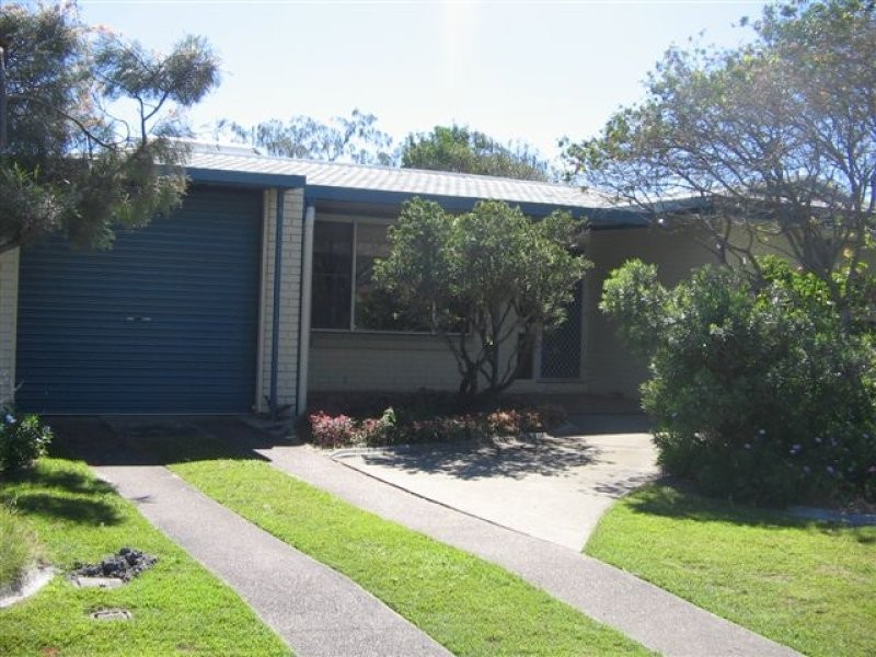 10 Lapoinya Crescent, Warana QLD 4575