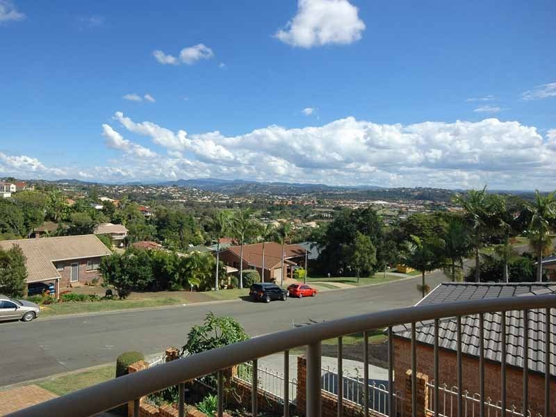 2 St Andrews Way, Banora Point NSW 2486