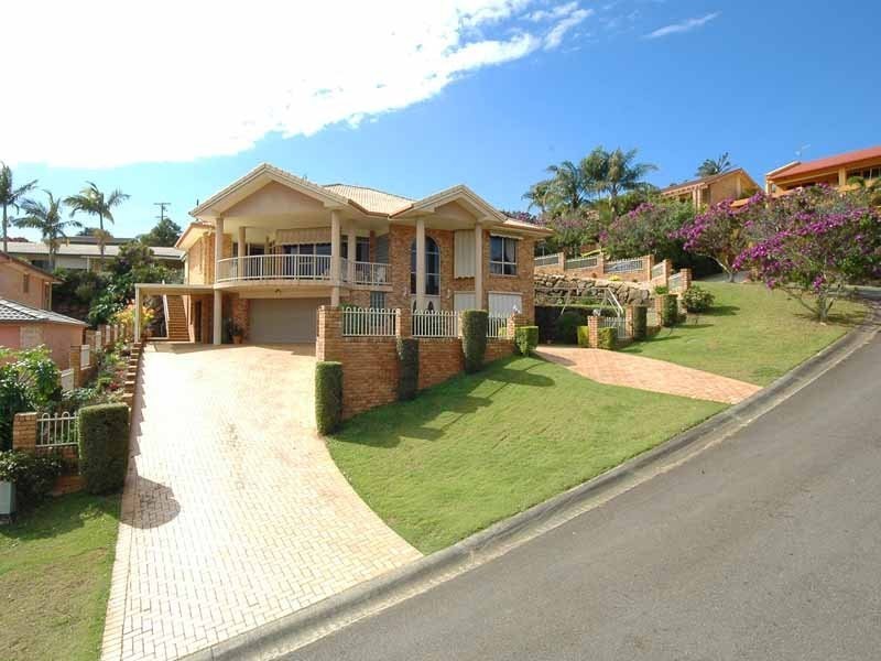 2 St Andrews Way, Banora Point NSW 2486