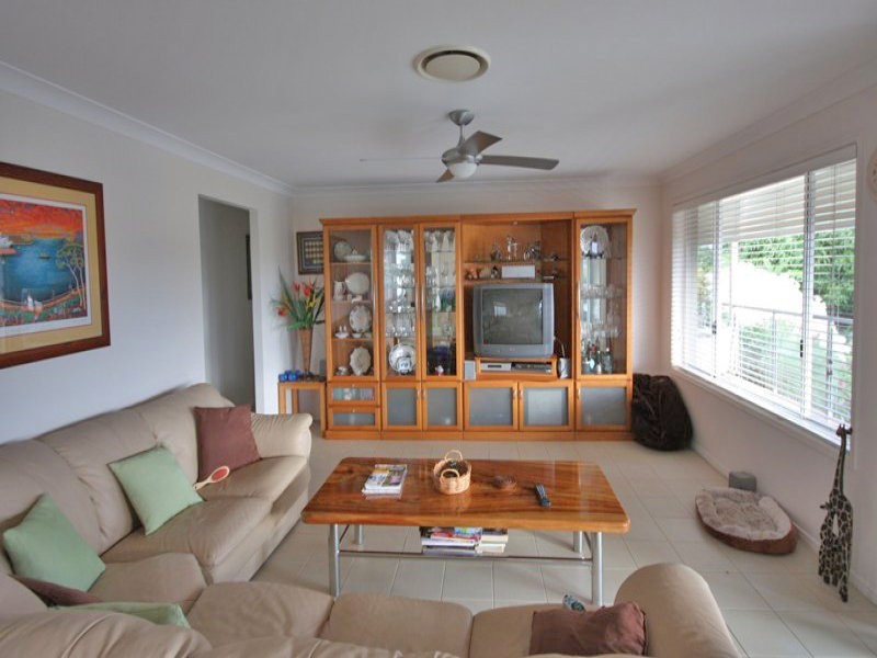 33 St Andrews Way, Banora Point NSW 2486