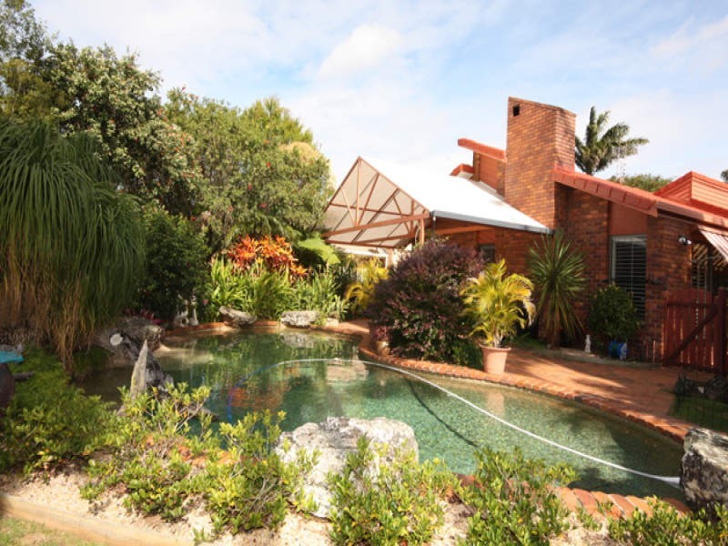 15 Coolabah Court, Banora Point NSW 2486